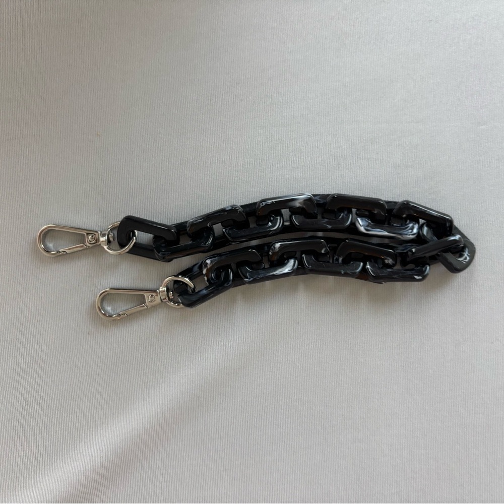 HVISK Black Resin Chain Purse Accessory